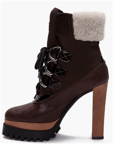 heeled hiking boots