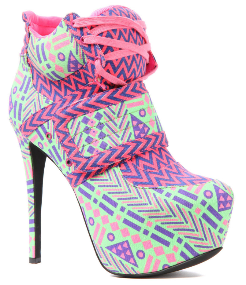 Colorful and fashionable women's pumps: on a heel - DeeZee